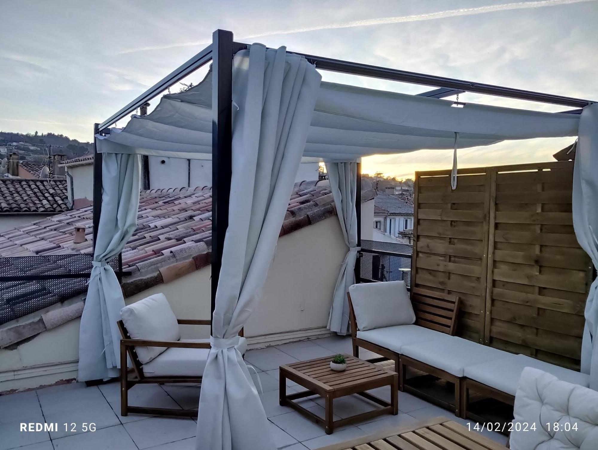 Un Nid Sur Les Toits Avec Terrasse Apt