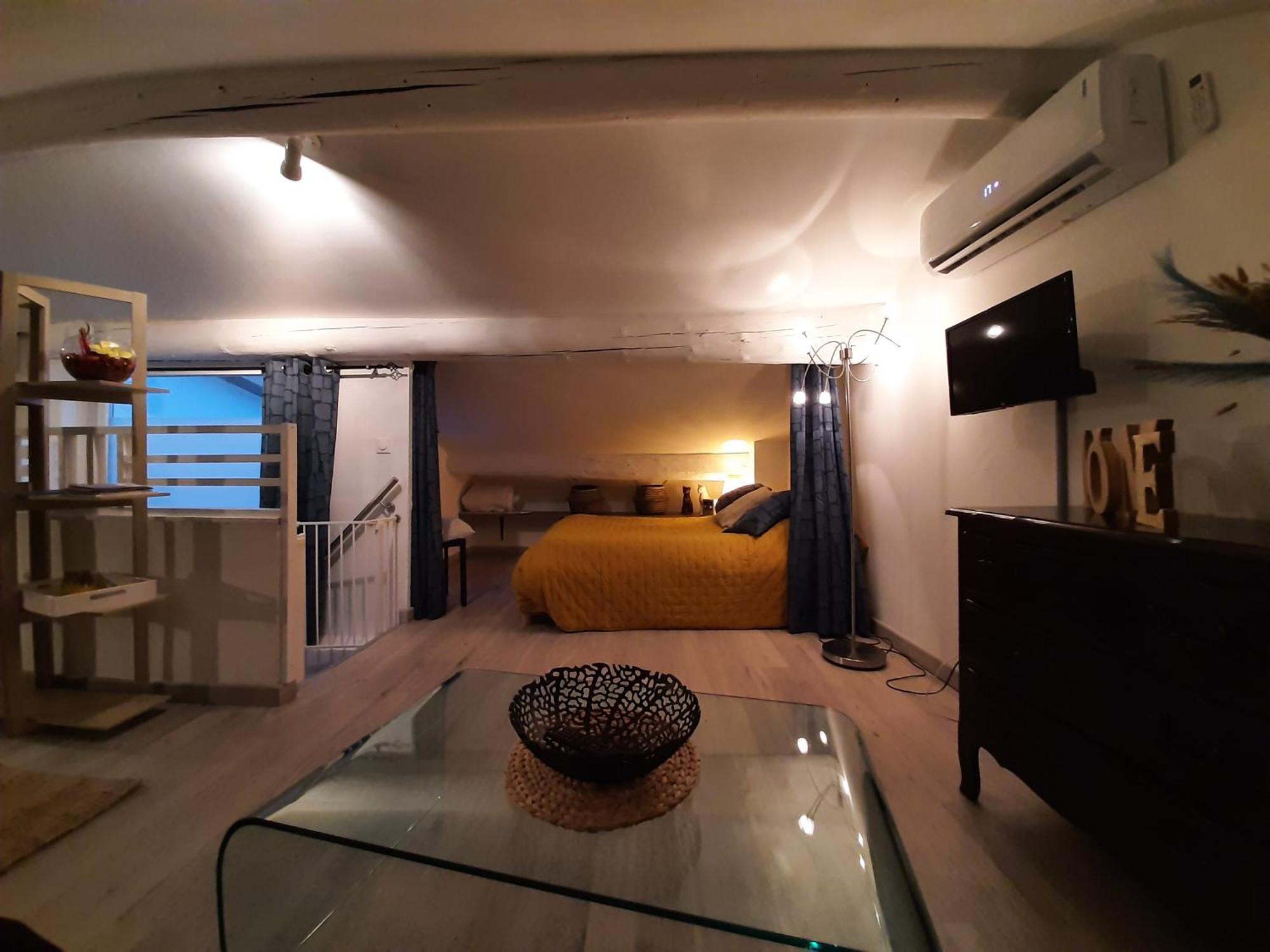 Apartment Un Nid Sur Les Toits Avec Terrasse Apt