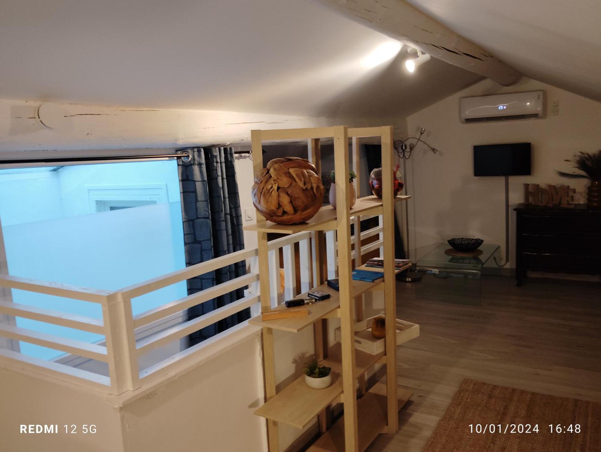 Un Nid Sur Les Toits Avec Terrasse Apartment Apt